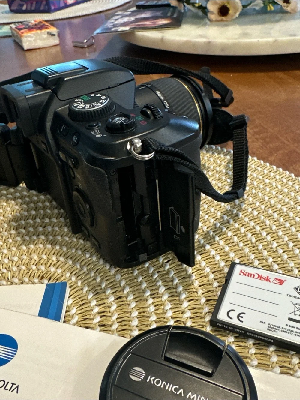 Konica Minolta Dimage A200 Digital Bridge Camera 8MP CCD 7x Zoom. For Parts